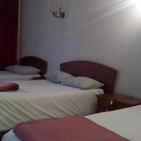 Guest house Marfim 2*